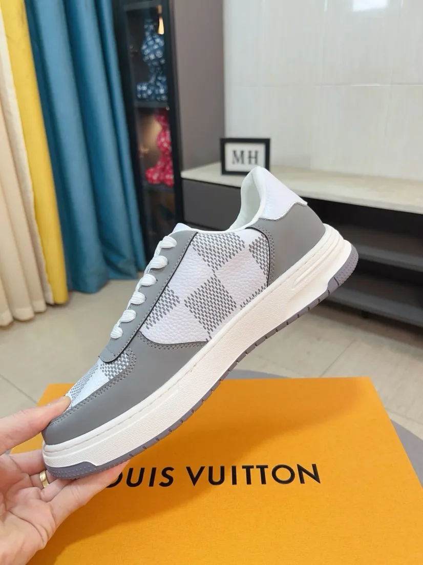 Men's shoes💰400🌹🌹[LV]🌹High-end men's shoes brand: Official website 1:1 Latest masterpiece: The upper is made of Italian imported first-layer cowhide with special materials➕Full genuine leather lining🔥, making walking more convenient and comfortable! Exclusive new style, stunning work [color]! Create a fashionable personality to set off your uniqueness! A must-have for trendy men! Classic🔥Number: 38-44